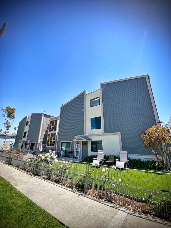 Foto del edificio - 2715 Abbot Kinney Blvd