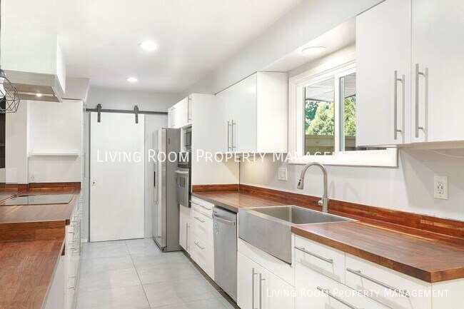 Foto del edificio - 6601 SW Canyon Dr