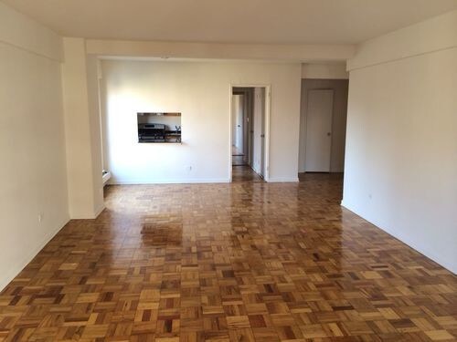 Building Photo - 304 E 51st St