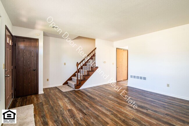 Building Photo - 5212/5214 Vermont Lane