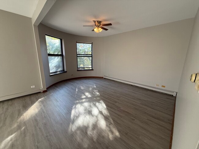 Building Photo - 5852 S King Dr