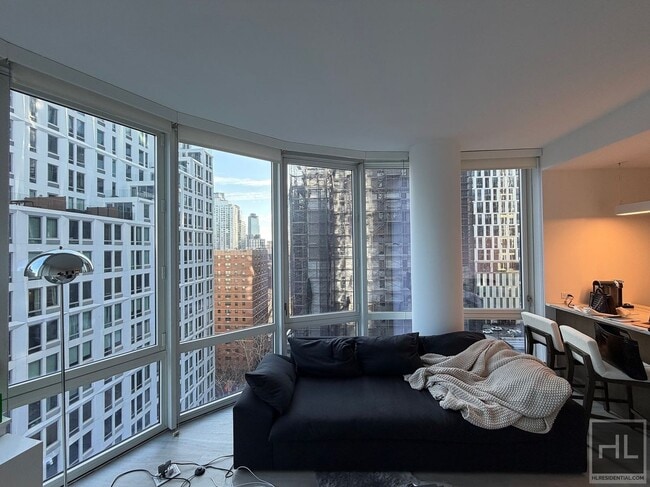 Building Photo - FLEET PLACE