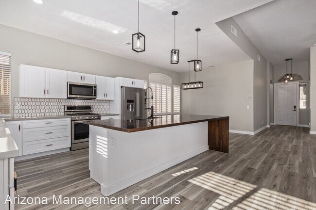 Foto del edificio - 3 br, 2 bath House - 22215 N 49th St