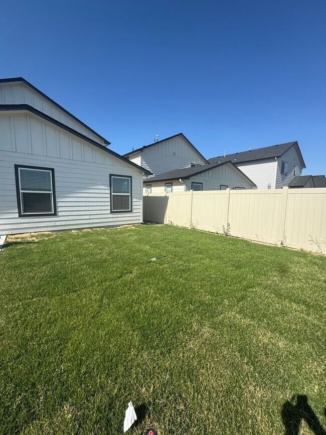 Building Photo - 2177 E Tugela Fls St