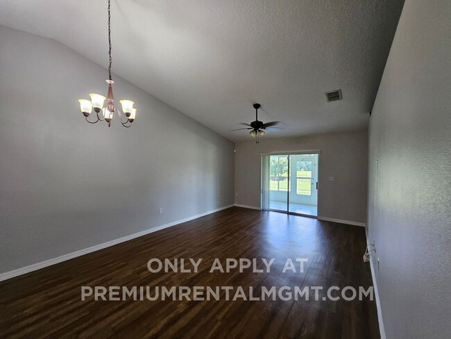 Foto del edificio - Beautiful Townhome in St Cloud !