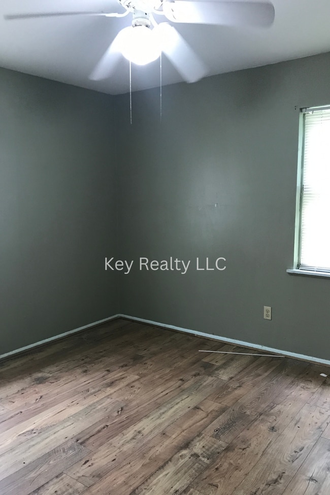 Building Photo - 701 Avoyelles Dr