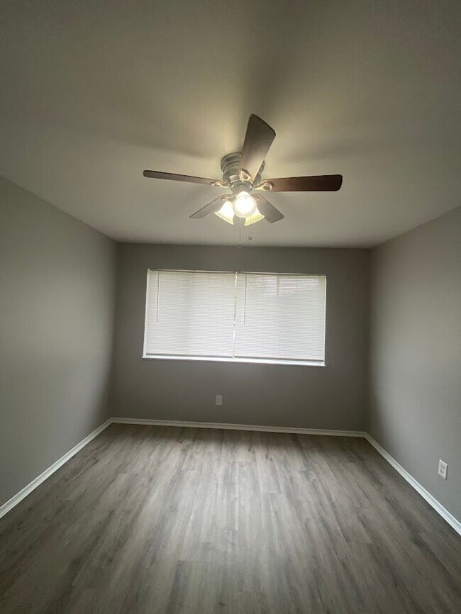 Foto del edificio - $200 Off 1ST Month Rent June Special! Fres...