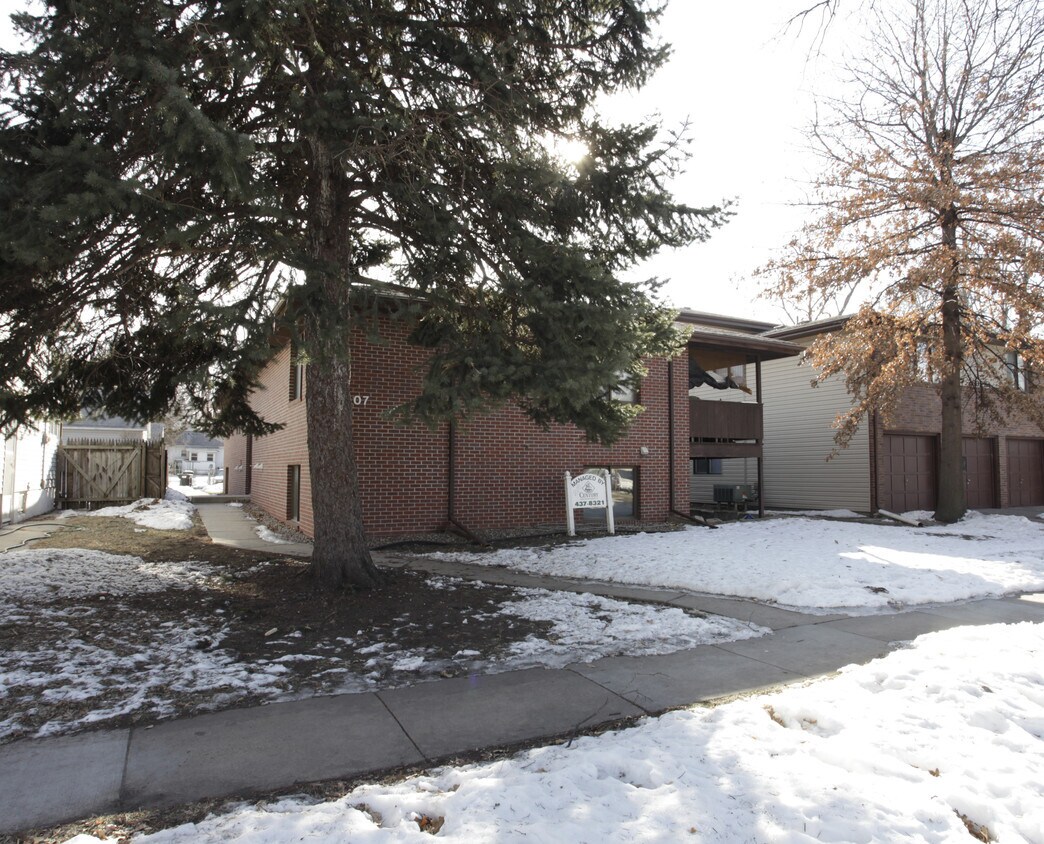 Foto del edificio - 2507 E St