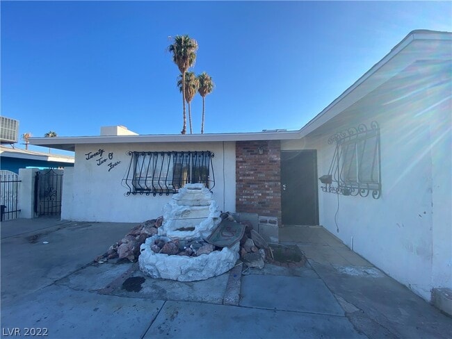 Building Photo - 2204 Isabelle Ave