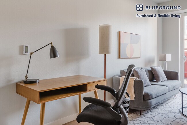 Foto del edificio - 2500 Webster St