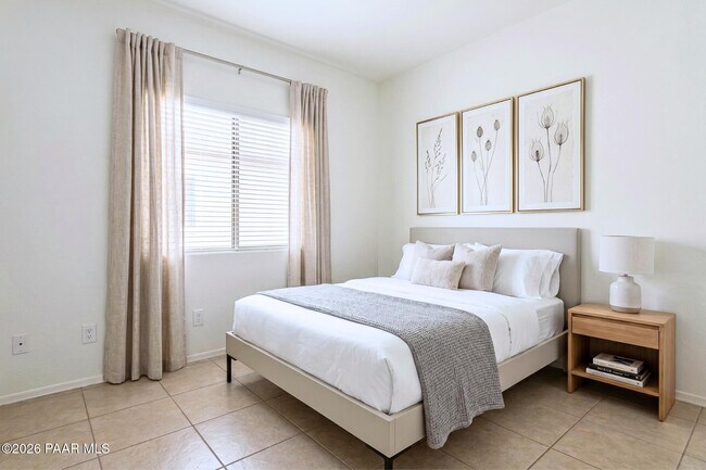 Foto del edificio - 352 W Delano St