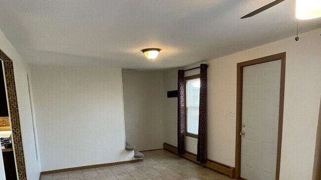 Building Photo - 10527 80th Ct
