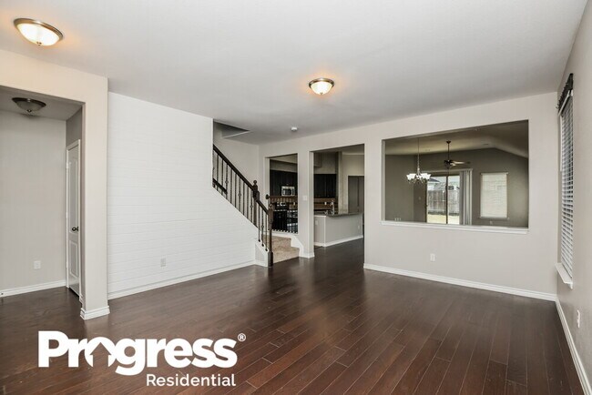 Building Photo - 8748 Maple Ridge Trail