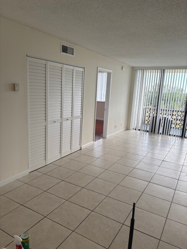 Foto principal - 4222 Inverrary Blvd