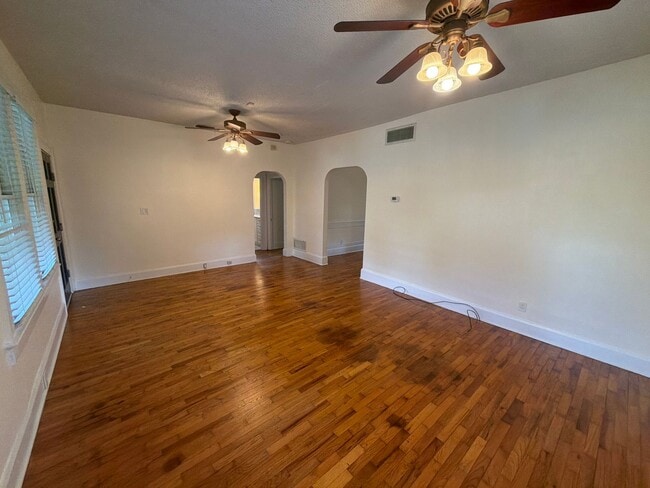 Building Photo - 103 N Hillside Ave