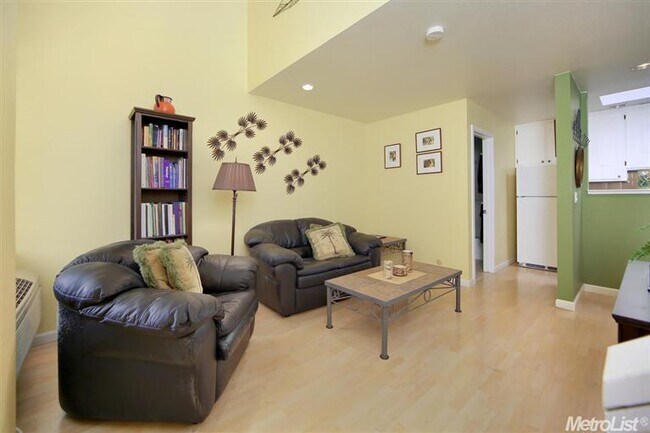 Foto del edificio - Cozy Condo in North Davis!