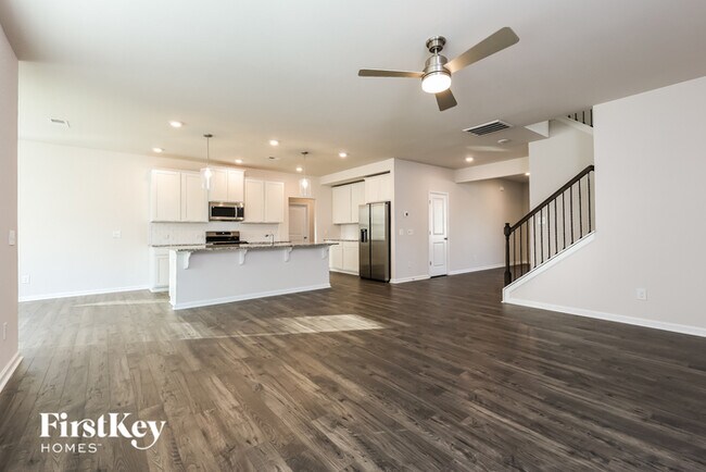 Foto del edificio - 558 Hillpark Ln