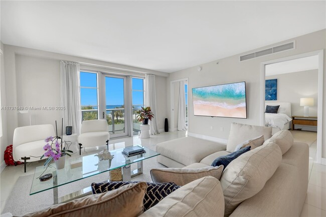 Foto del edificio - 3739 Collins Ave
