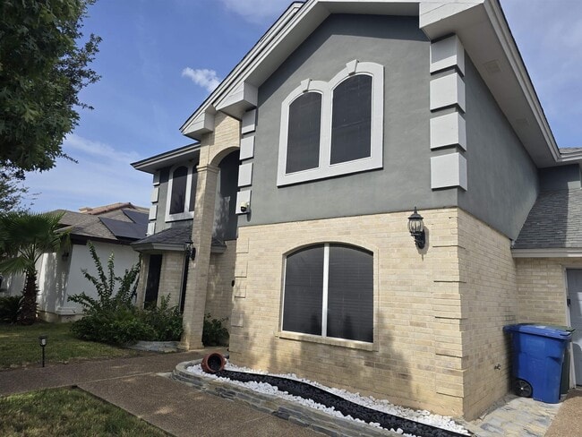 Building Photo - 9819 Sweetwind Dr