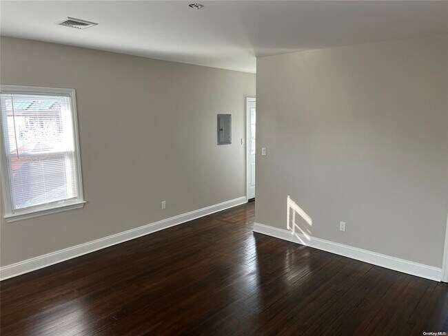 Building Photo - 32 E Fulton St