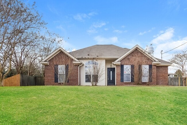 Building Photo - 213 Hummingbird Dr