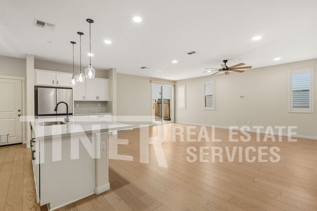 Building Photo - 632 Whitewater Wy