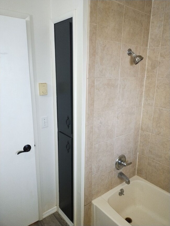 Building Photo - 2 Bedroom Lewiston Orchards Apartment