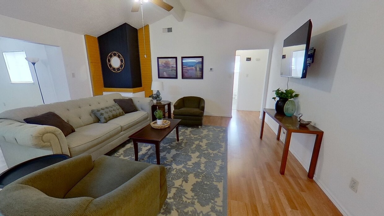 Photo - 3105 Selfridge Dr House