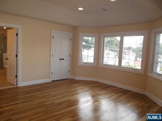 Building Photo - 811 Edgewood Ln