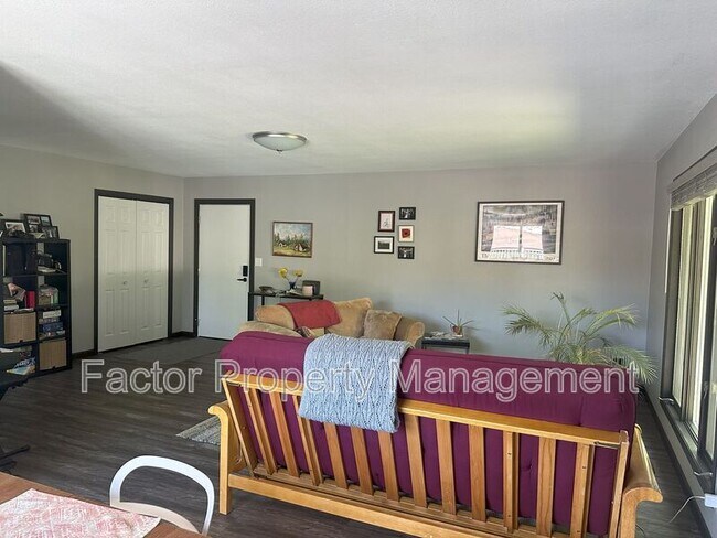 Building Photo - 101 Heather Lane