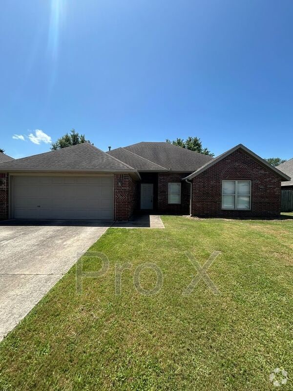 Building Photo - 204 Camden Dr