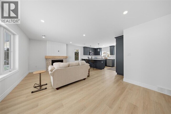 Photo du bâtiment - 6544 Waterworks Rd