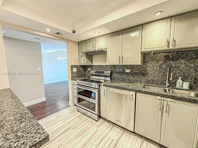 Foto del edificio - 20355 NE 34th Ct