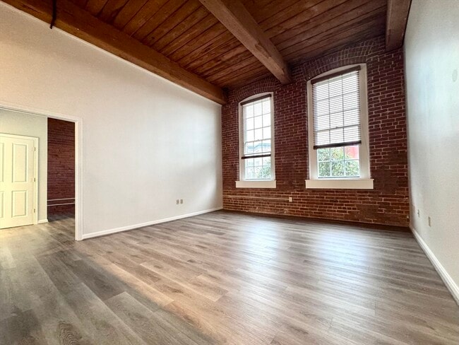 Building Photo - 4 Bishop St