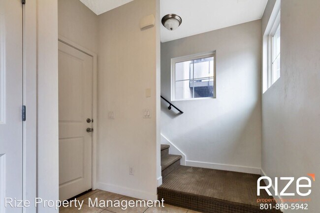 Building Photo - 10359 Roaring Creek Ln
