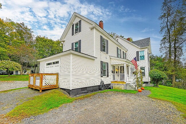 Building Photo - 672 Lisbon St