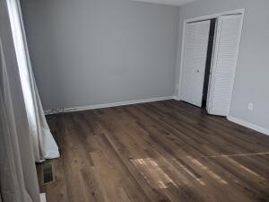 Foto del edificio - 411 W Main St