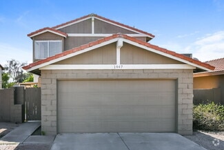 Building Photo - 1947 N Blackstone Dr