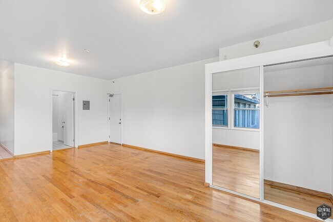 Foto del edificio - 26 Breeze Ave