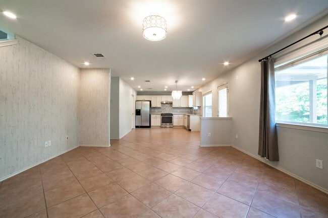 Building Photo - 504 Fort Thomas Pl