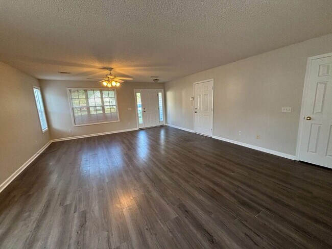 Foto del edificio - 165 Radford Cir