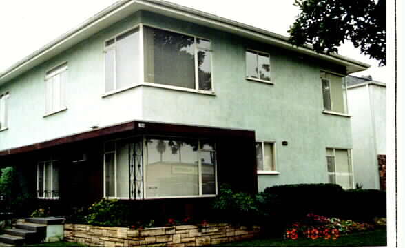 Main Photo - 632 E Carson St