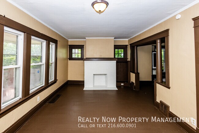Building Photo - 1148 E 176th St