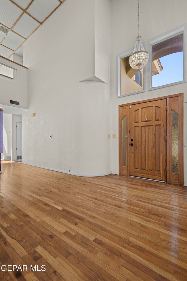 Foto del edificio - 624 Skydale Dr