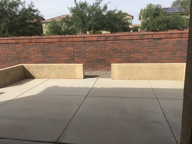 Foto del edificio - 3 Bed 2.5 New Carpets and Paint!