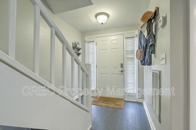 Building Photo - 2065 Emerald Terrace
