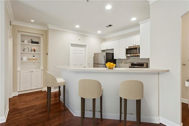 Foto del edificio - 2400 Cumberland Pkwy SE