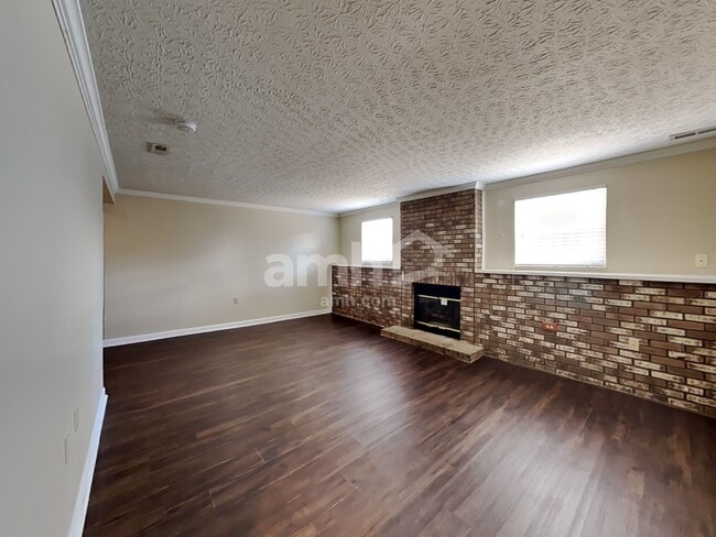 Foto del edificio - 1293 Cinnamon Dr