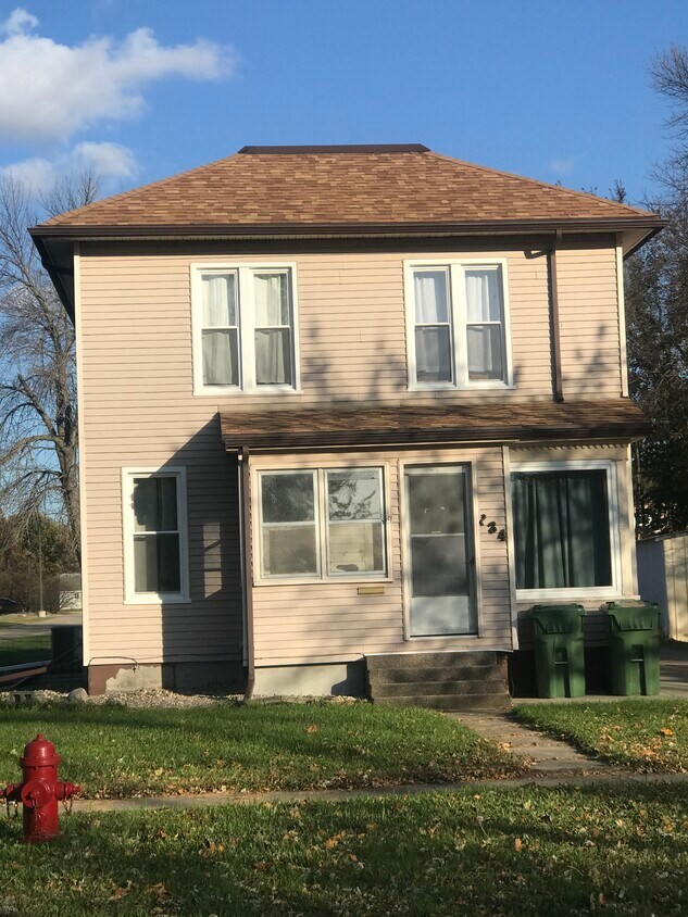 Front view - 834 3rd Ave