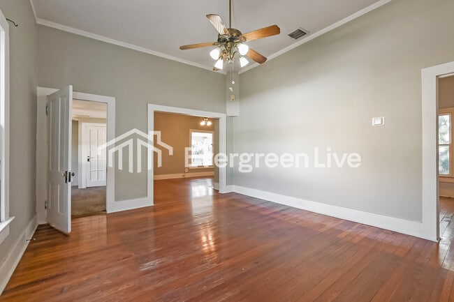 Building Photo - 600 S Center St